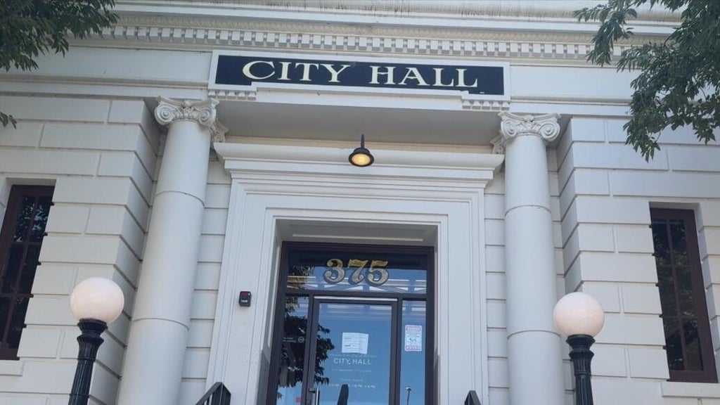 Hollister cancels town hall meetings amid outcry over layoffs, budget woes — CBS Bay Area (KPIX), Orinda Government news