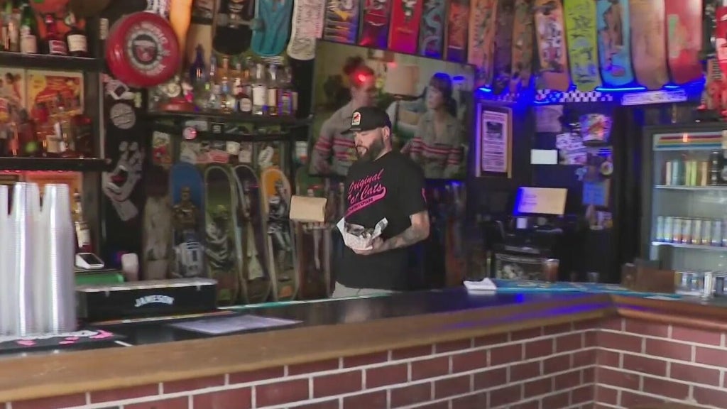 Fort Lauderdale proposes earlier closing times for downtown bars, facing pushback from business owners — CBS Miami, Orinda Dining news