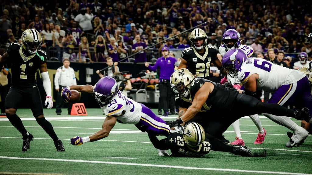 Jefferson, Jones, Murray all produce to help the unbeaten Vikings top Saints 23-13 — WCCO / CBS Minnesota, Orinda Sports news