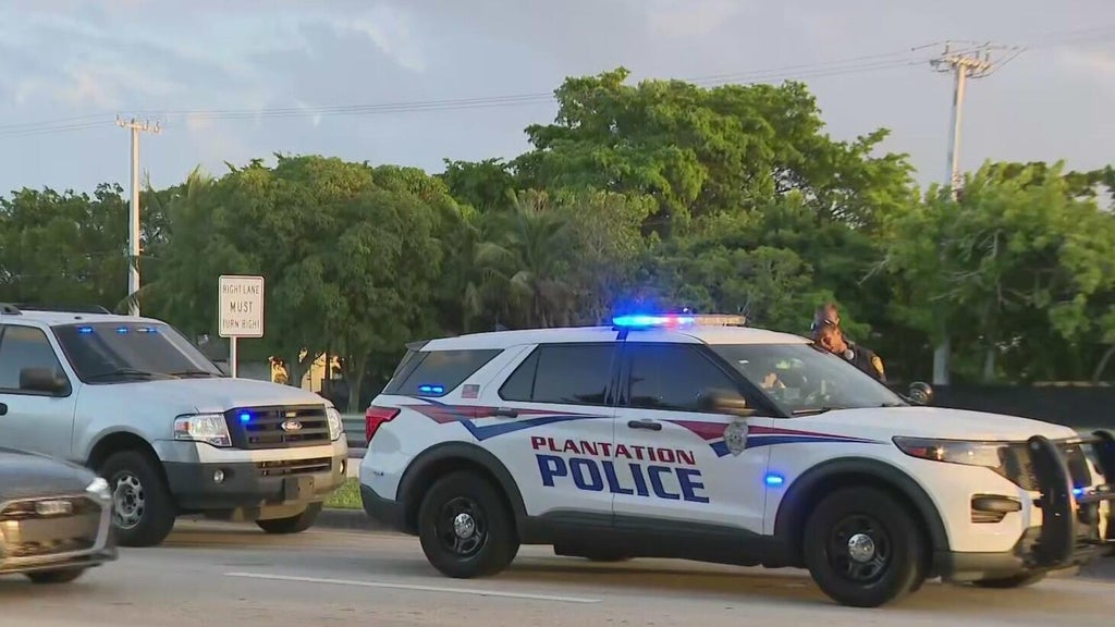 Deadly motorcycle crash shuts down lanes in Plantation — CBS Miami, Orinda Community news