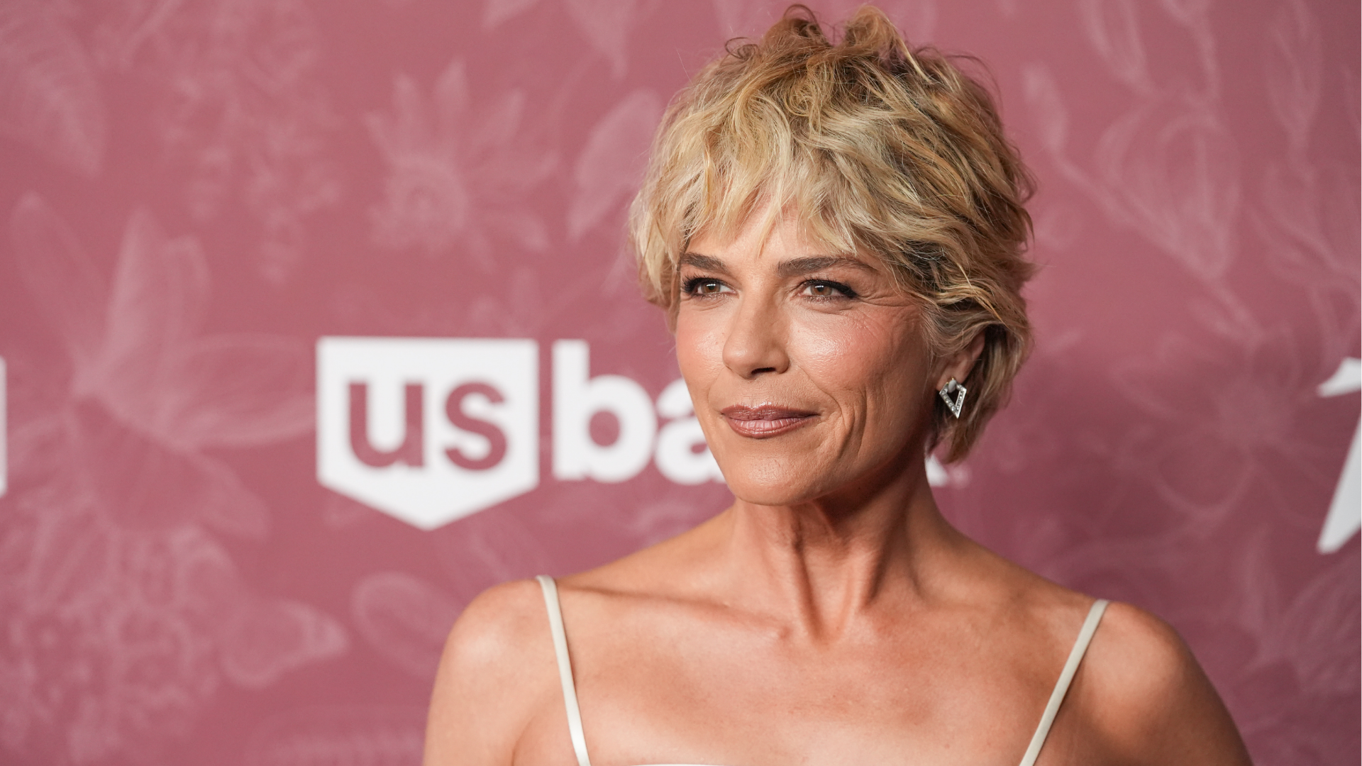 Selma Blair arrested after alleged altercation on Delta flight
       — ABC 7 Bay Area