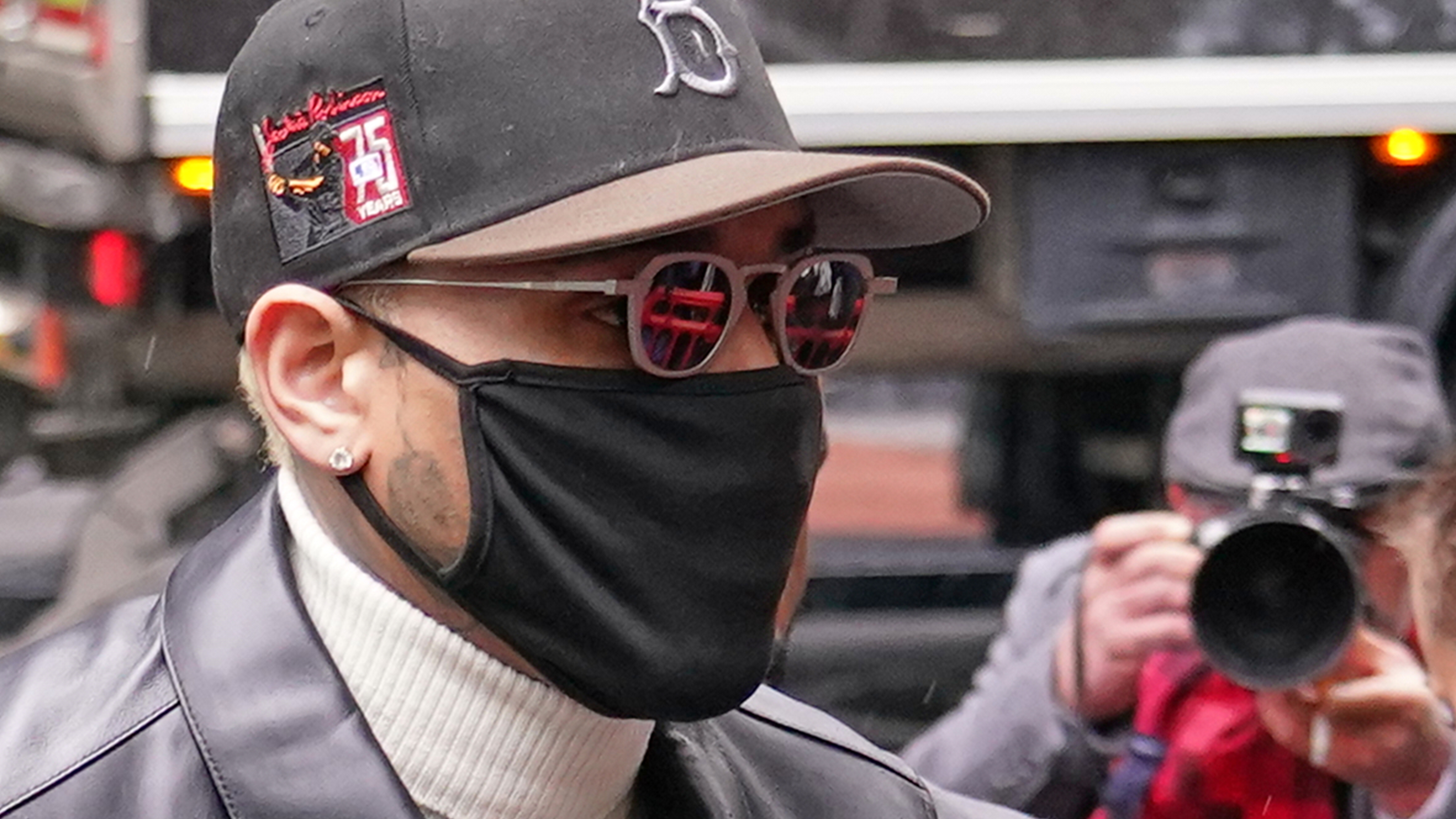 Chris Brown avoids prison time for brawling at a London nightclub
โ ABC 7 Bay Area, Orinda Community news