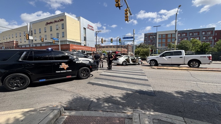 Texas DPS releases video of stolen car chase ending with four-vehicle downtown San Antonio crash — KENS 5 (San Antonio), Orinda Business news