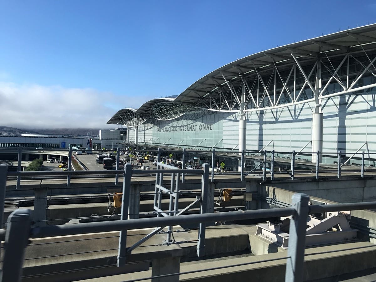 SFO-Bound Flight Makes Emergency Landing Over Odor: Report — Orinda Community news