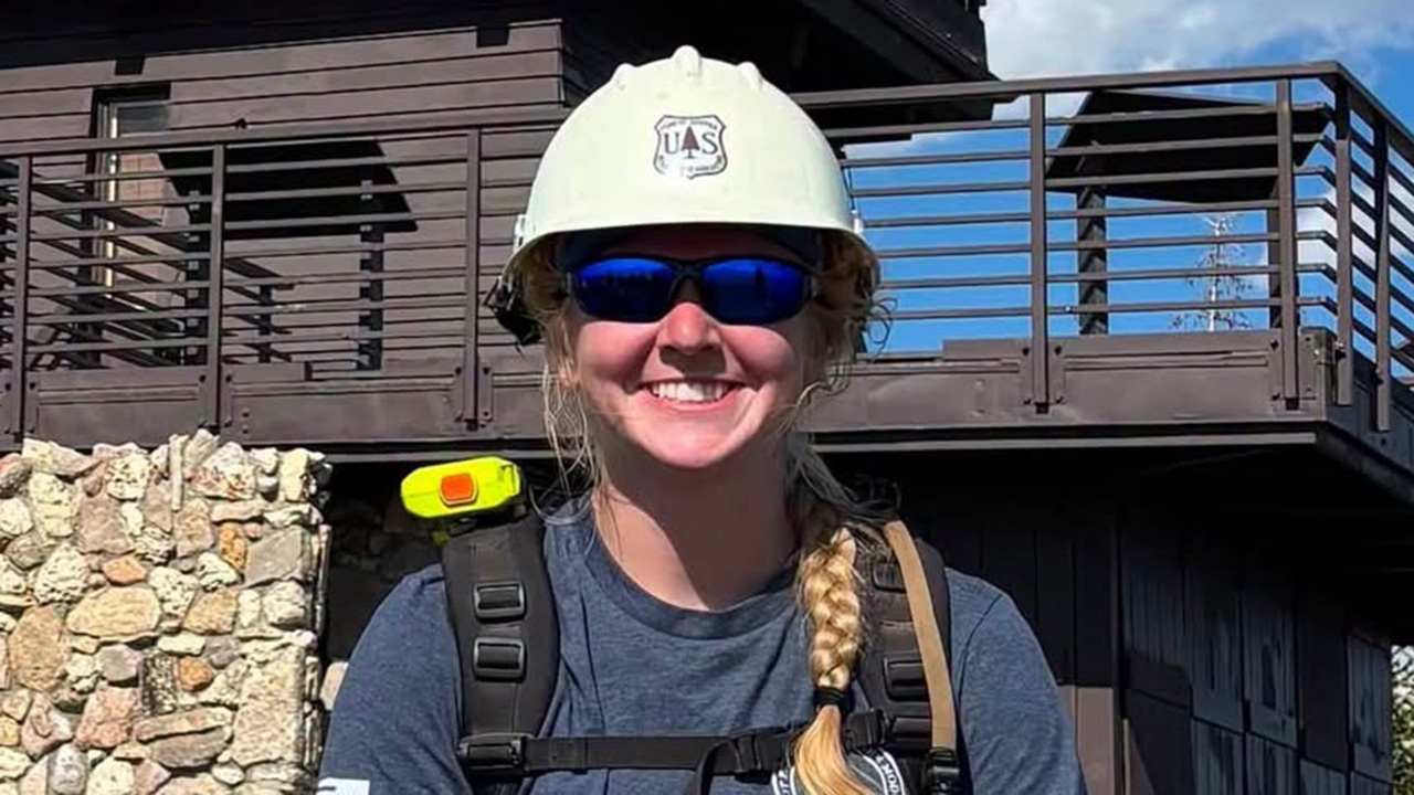 Firefighter, 24, died after being struck by a tree battling La. wildfire — KTVU FOX 2 Bay Area, Orinda Community news