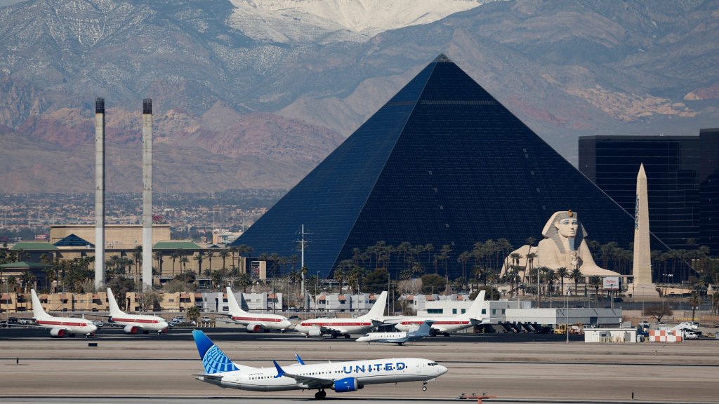 Flight rerouted after passenger threatened to hijack plane — Orinda Community news